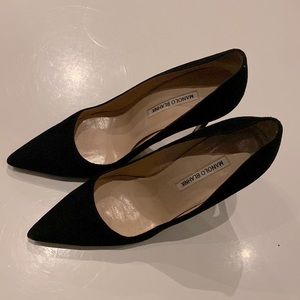 BB Pointed Toe Pump
MANOLO BLAHNI